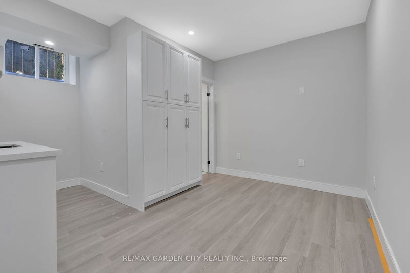 86 Beland Ave N Hamilton, L8H 6L1 | Image 30