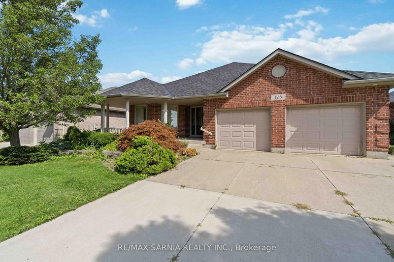 123 MACNAB St, Lambton Shores - Forest image-0-0