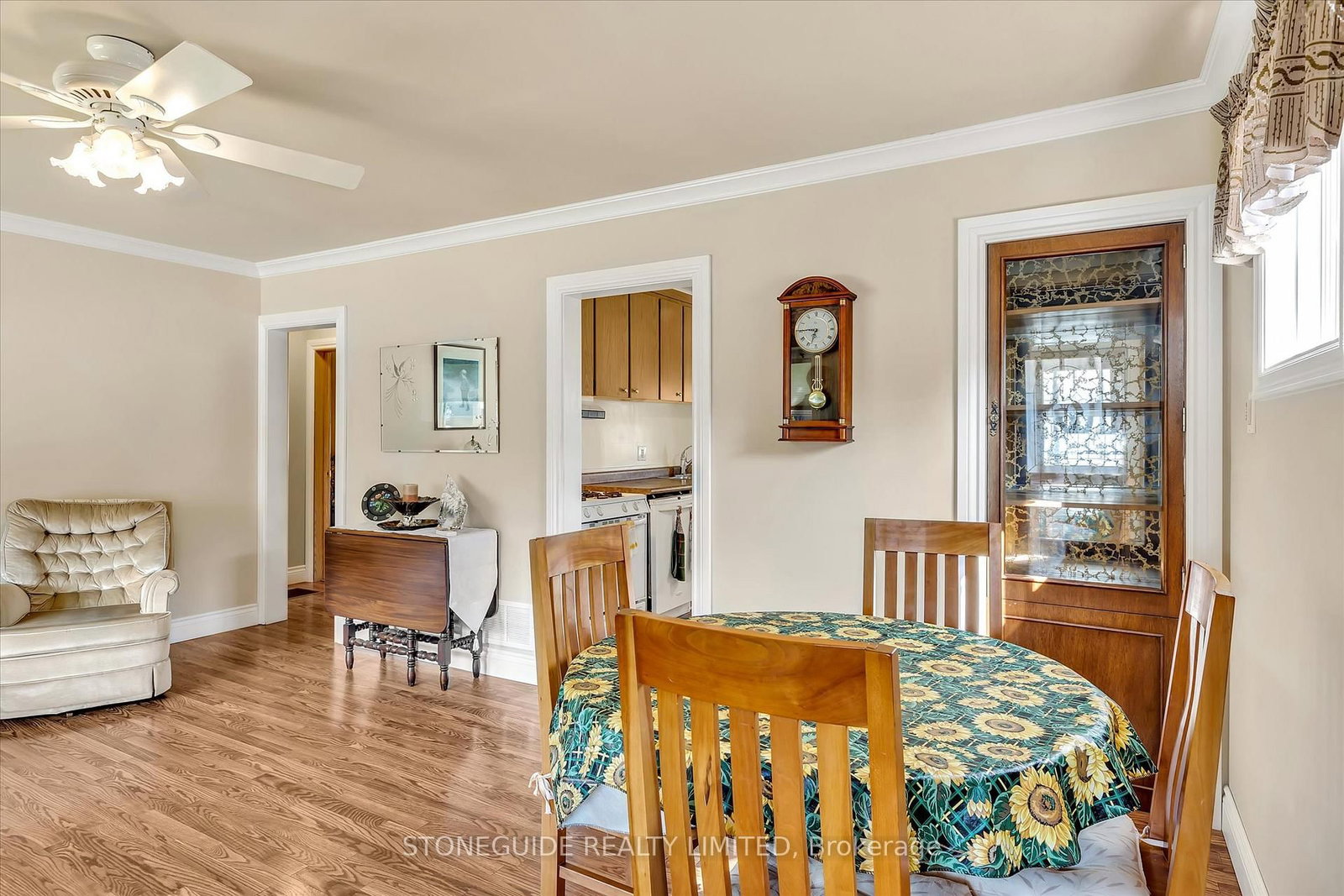 Listing Image 7