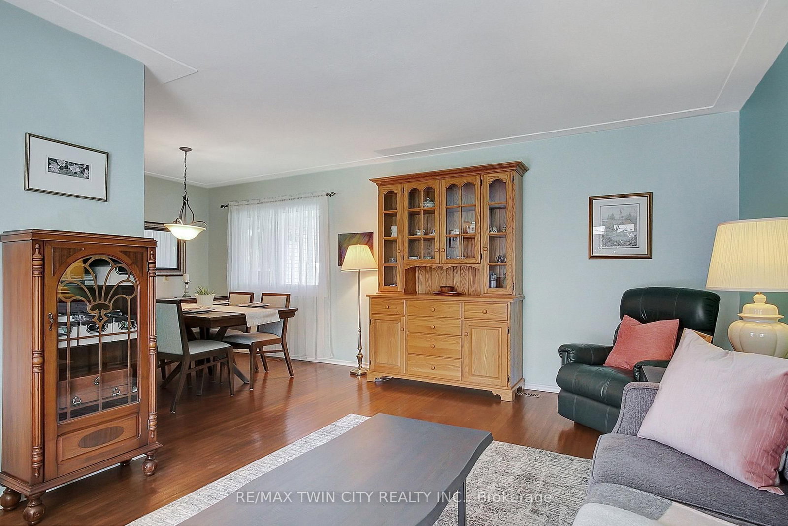 Listing Image 7