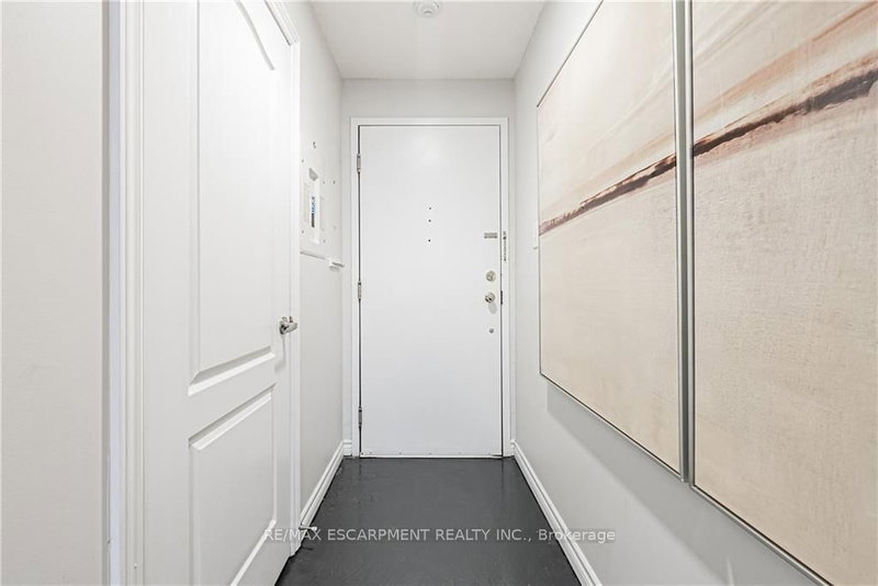 814 - 135 James St S, Hamilton, L8P 2Z6 | Image 2