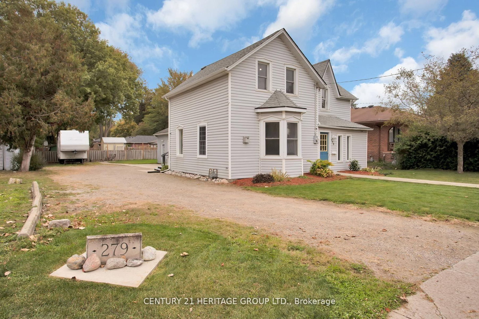 Listing photo 3
