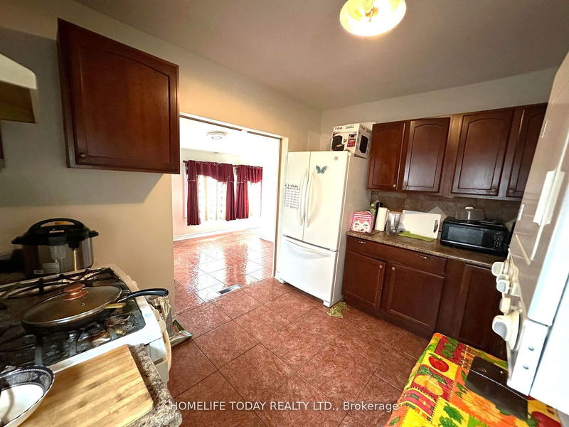 1529 Hall Ave  Windsor, N8X 4R6 | Image 11