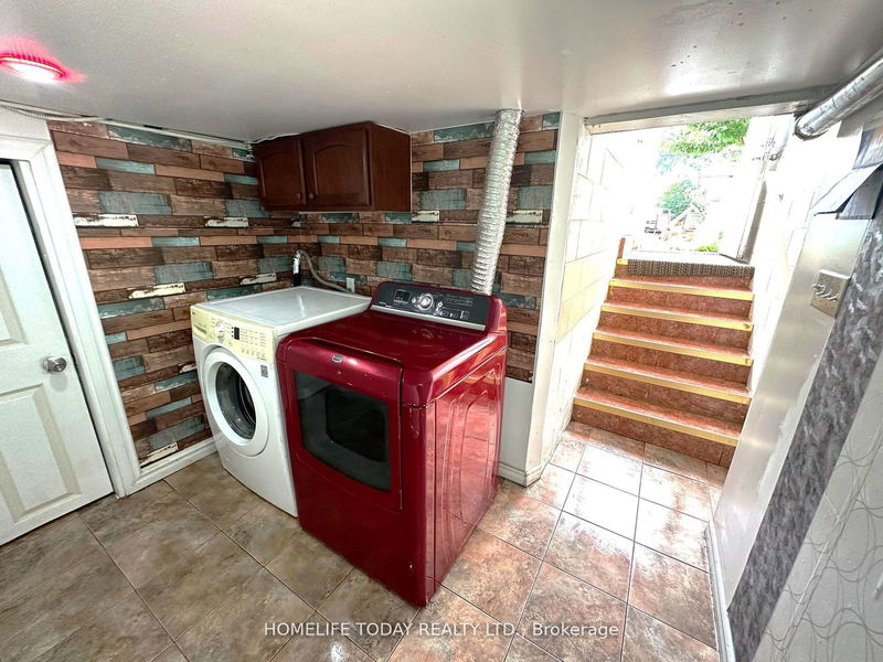 1529 Hall Ave  Windsor, N8X 4R6 | Image 21