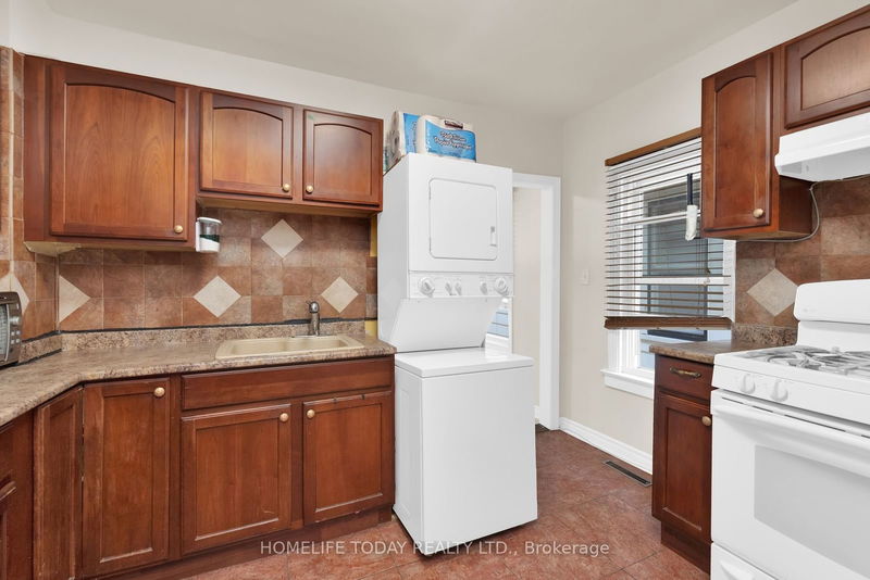 1529 Hall Ave  Windsor, N8X 4R6 | Image 8