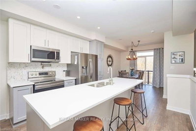 Unit 4 — 590 North Service Road — photo 5