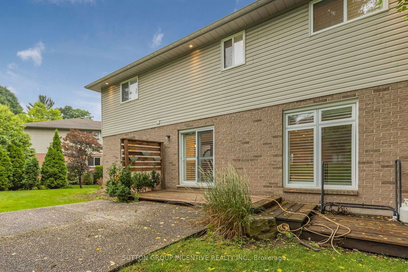 25 Silver Crt  Hamilton, L8B 0H9 | Image 37