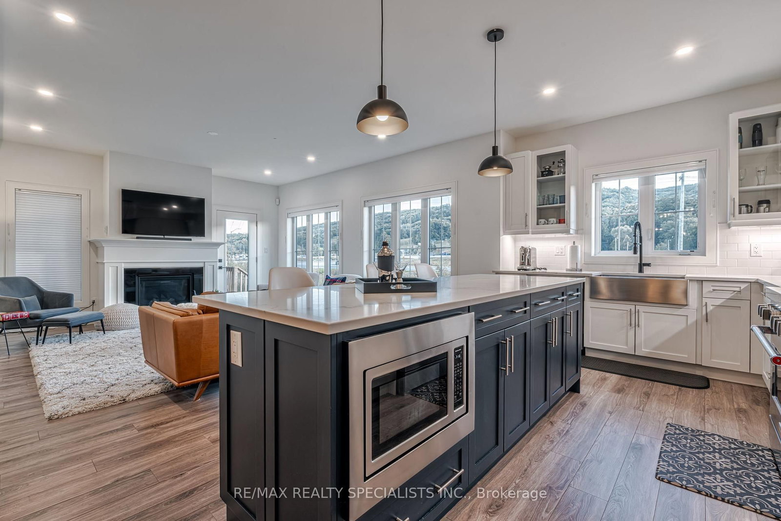 Listing Image 9