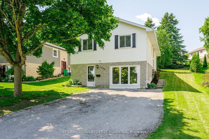home for lease on Main-1368 Tudor Crescent
