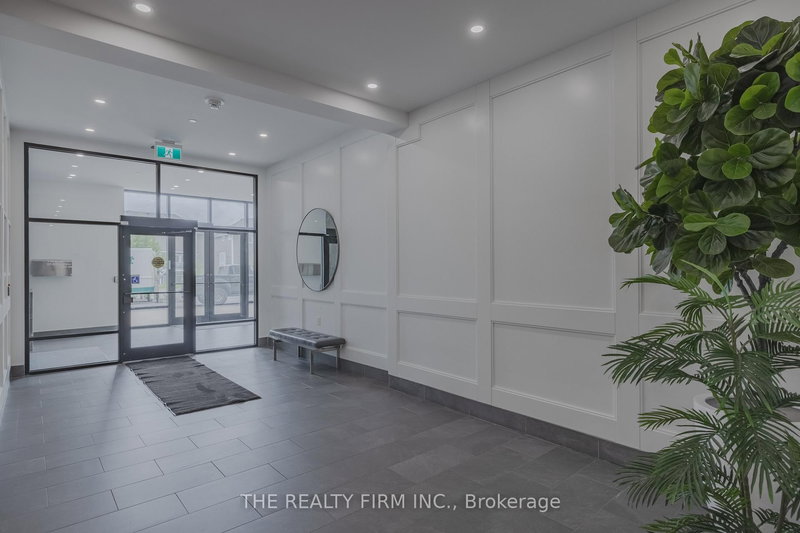 1109 - 260 Villagewalk Blvd, London North, N6G 0P6 | Image 3