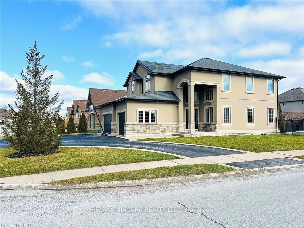 Listing Image 4
