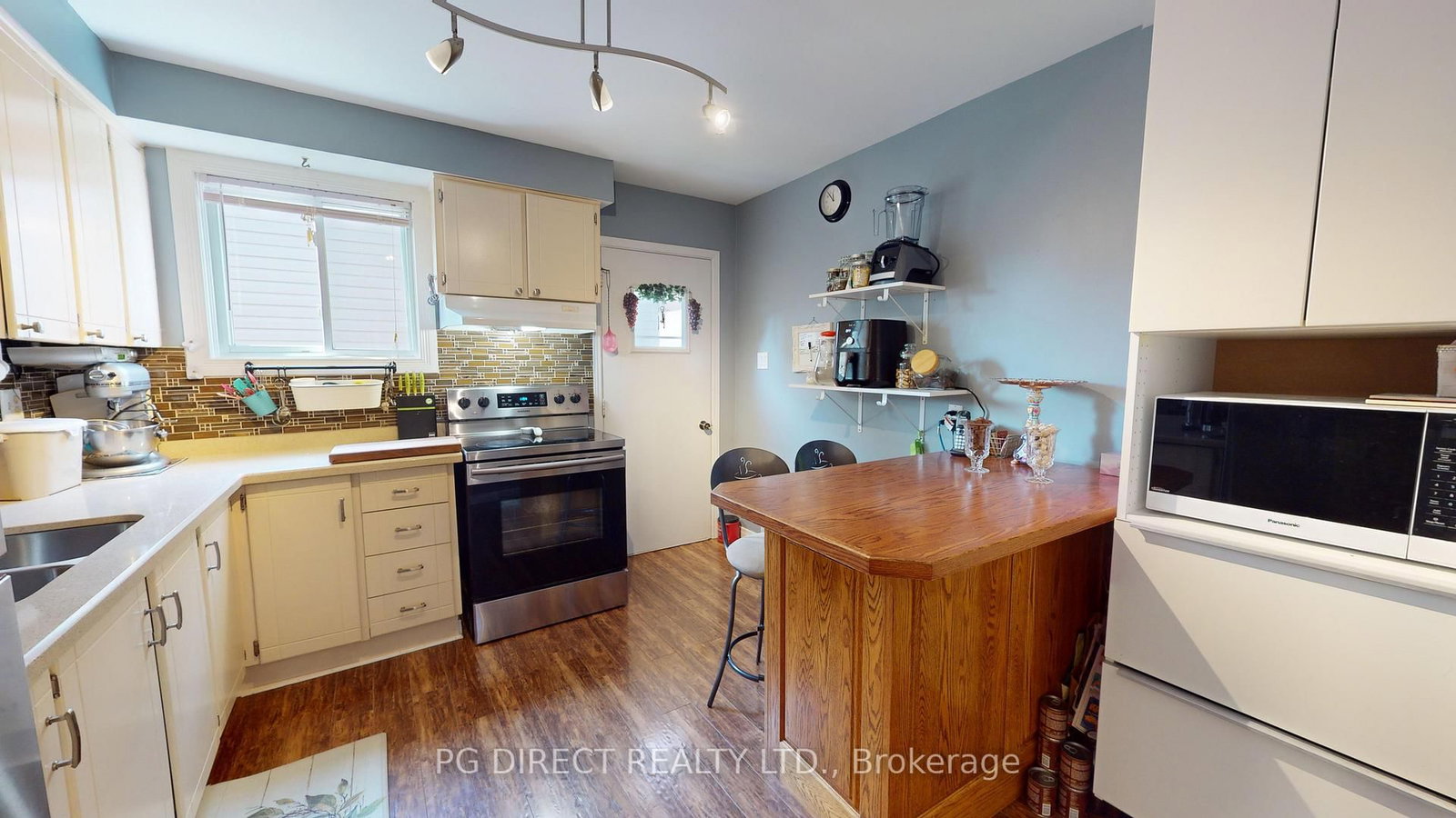 Listing Image 7