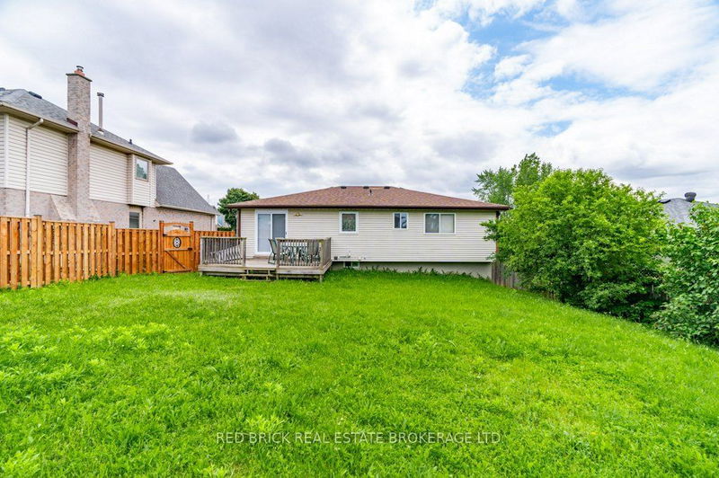 243 Stephanie Dr  Guelph, N1K 1L8 | Image 33