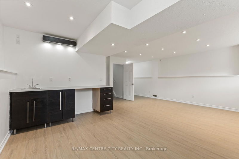 223 Crimson Cres  London, N5W 6G1 | Image 27