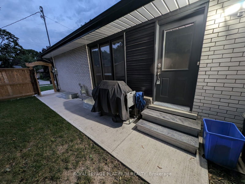 home for lease on 30 Southmoor Drive