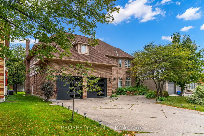 36 Meadowlands Blvd  Hamilton, L9K 1H8 | Image 2