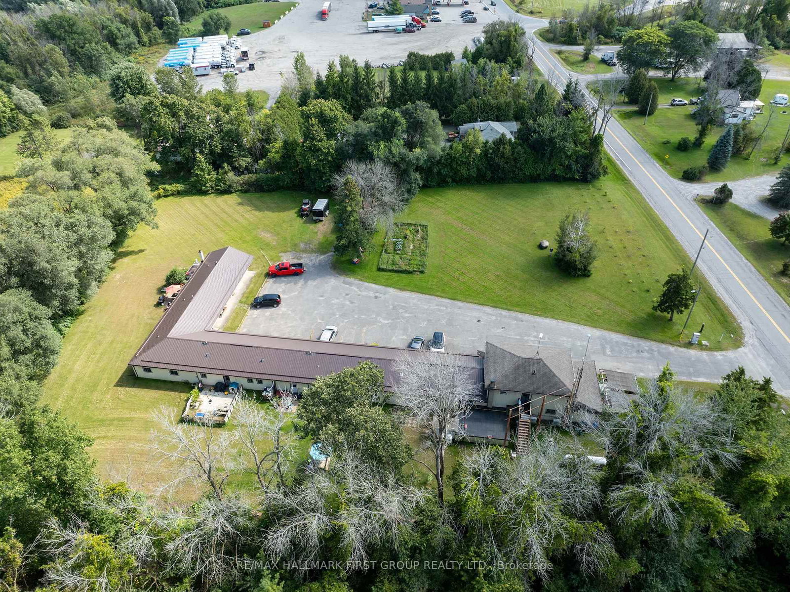 Listing Image 6
