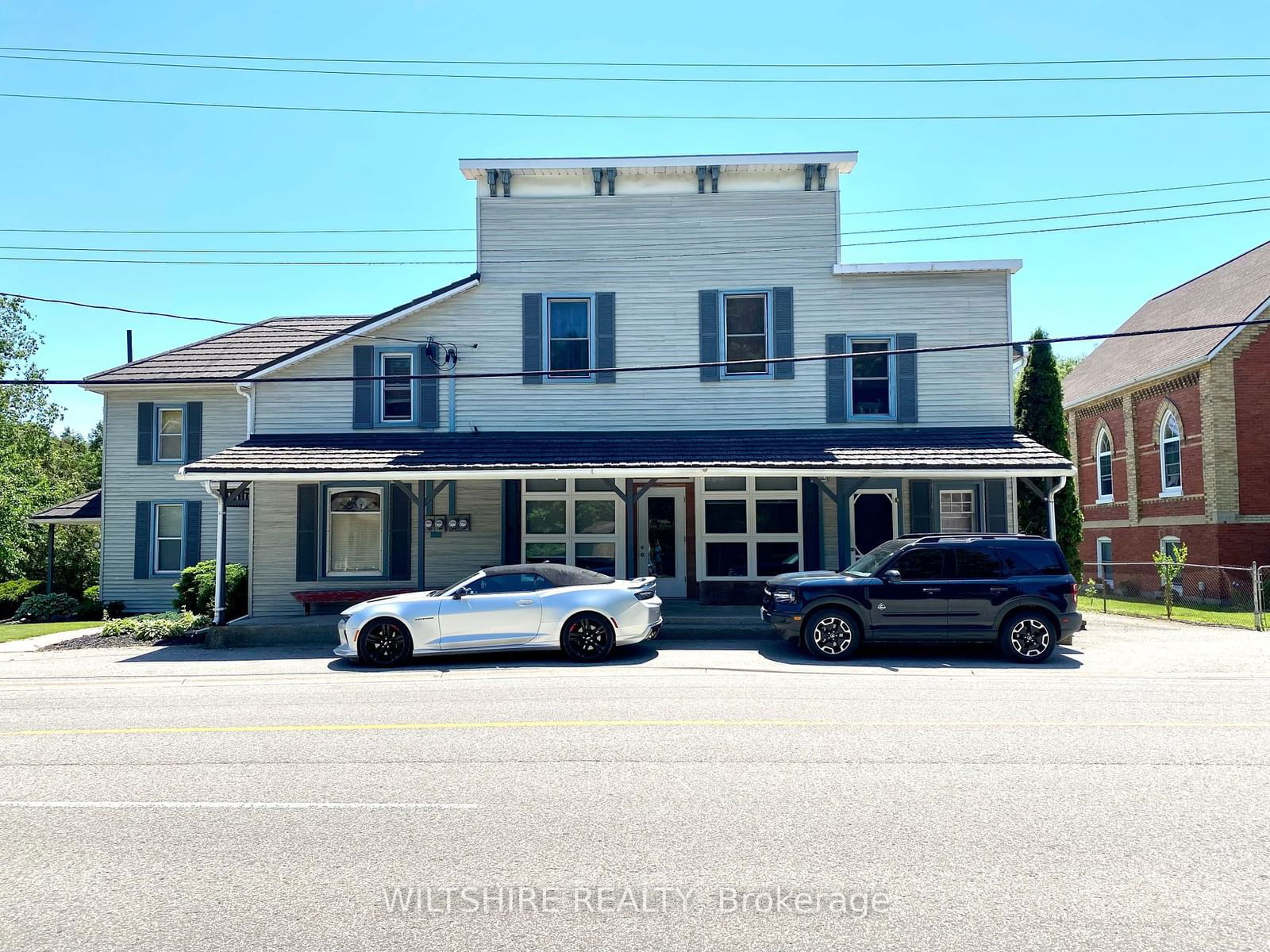 Building in 407 Main Street