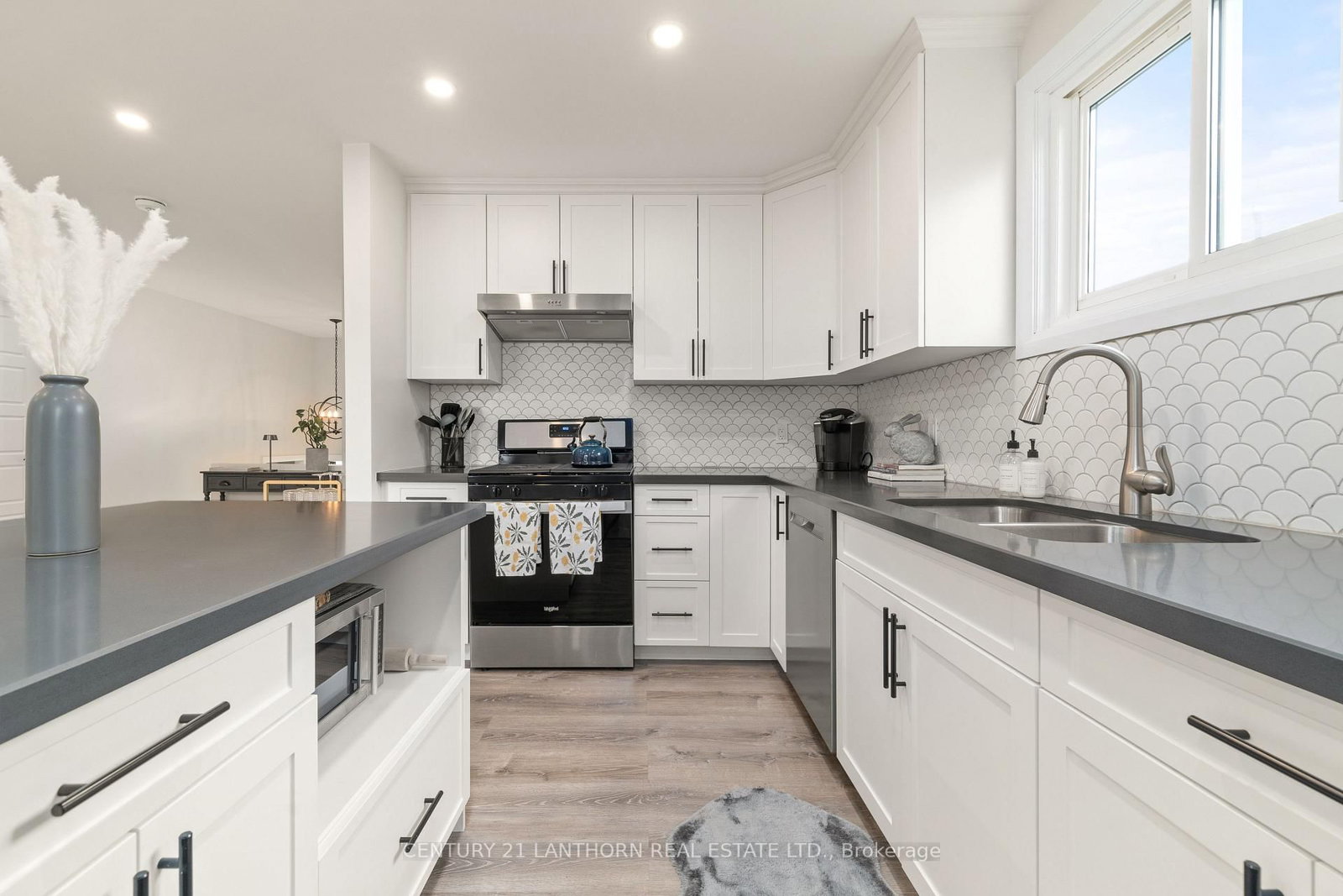 Listing Image 7
