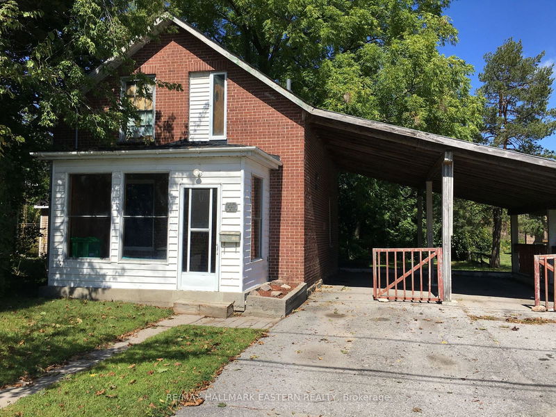 home for sale on 142 Maria Street