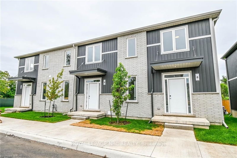 home for lease on 8-121A Moffatt Street