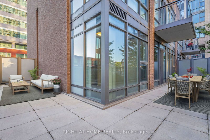 home for lease on 105-85 Duke Street W