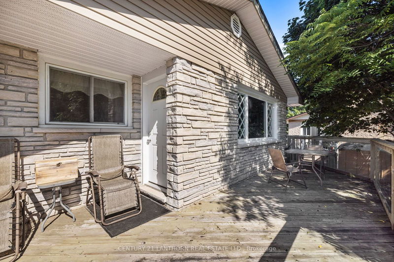 4 Stephen Cres  Quinte West, K8V 6B8 | Image 2