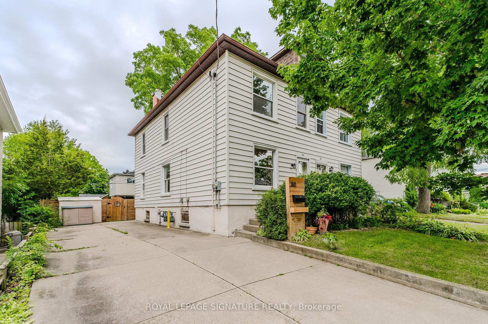 Listing photo 2