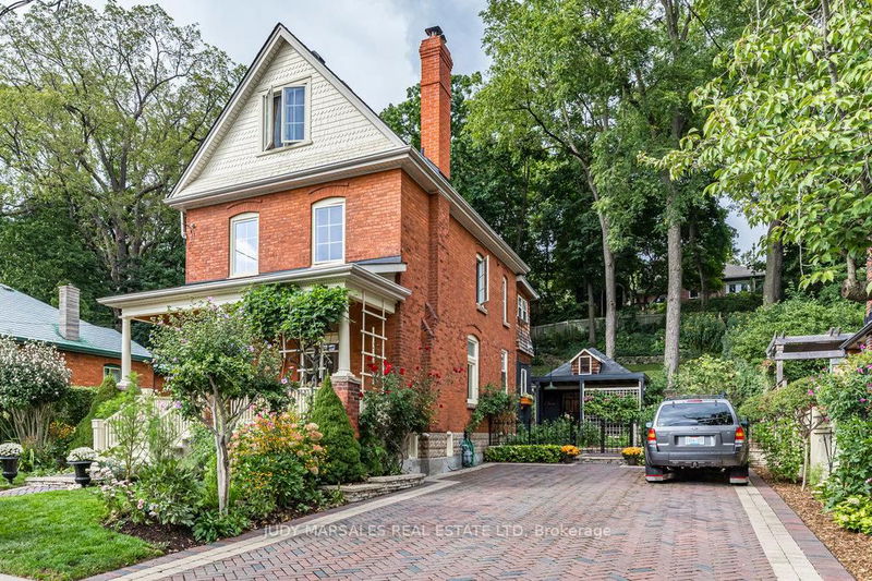 home for sale on 69 Victoria Street
