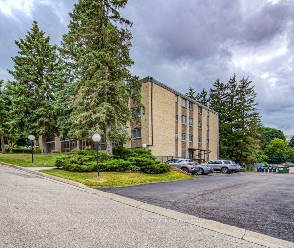  406 - 944 Caledonian View  Cambridge, N3H 1A5 | Image 1