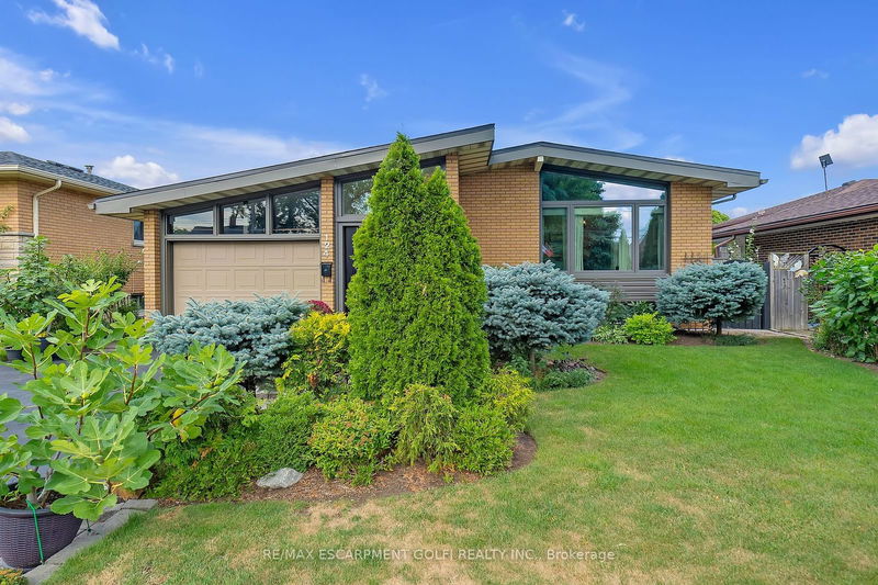 124 Nash Rd S Hamilton, L8K 4J7 | Image 1