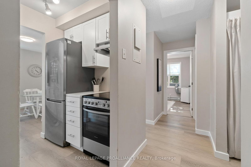 210 - 25 College St E, Belleville, K8P 2E3 | Image 3