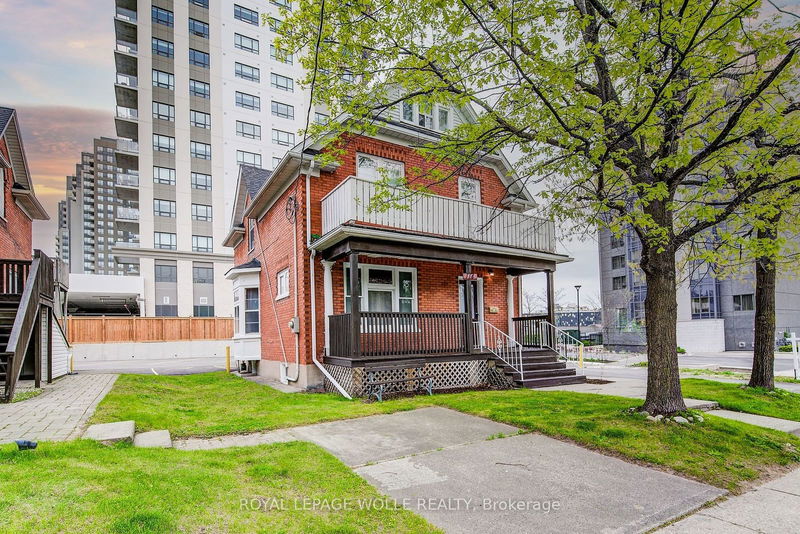 114 Erb St W Waterloo, N2L 1T5 | Image 1