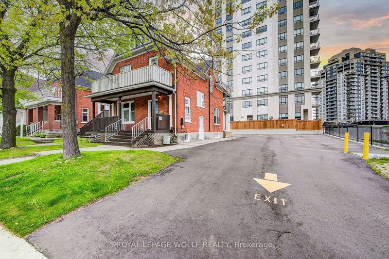 114 Erb St W Waterloo, N2L 1T5 | Image 2