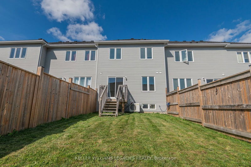 929 Cook Cres  Shelburne, L9V 3V1 | Image 9