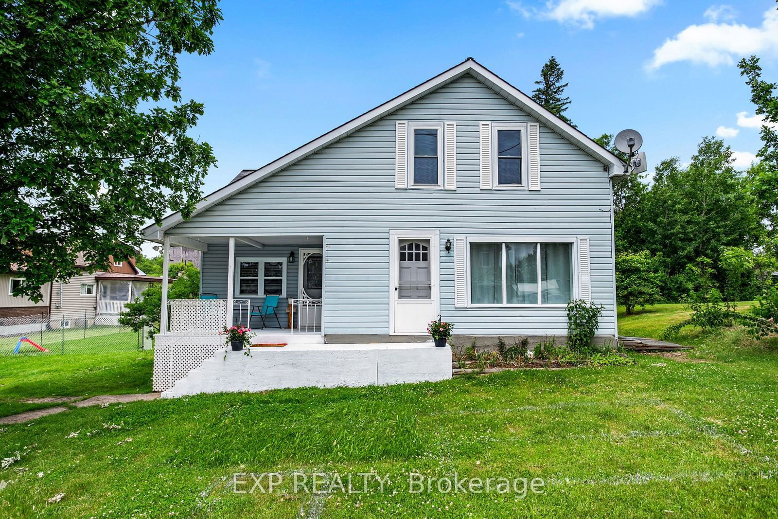 Building at 11554 Highway 522, Parry Sound Remote Area