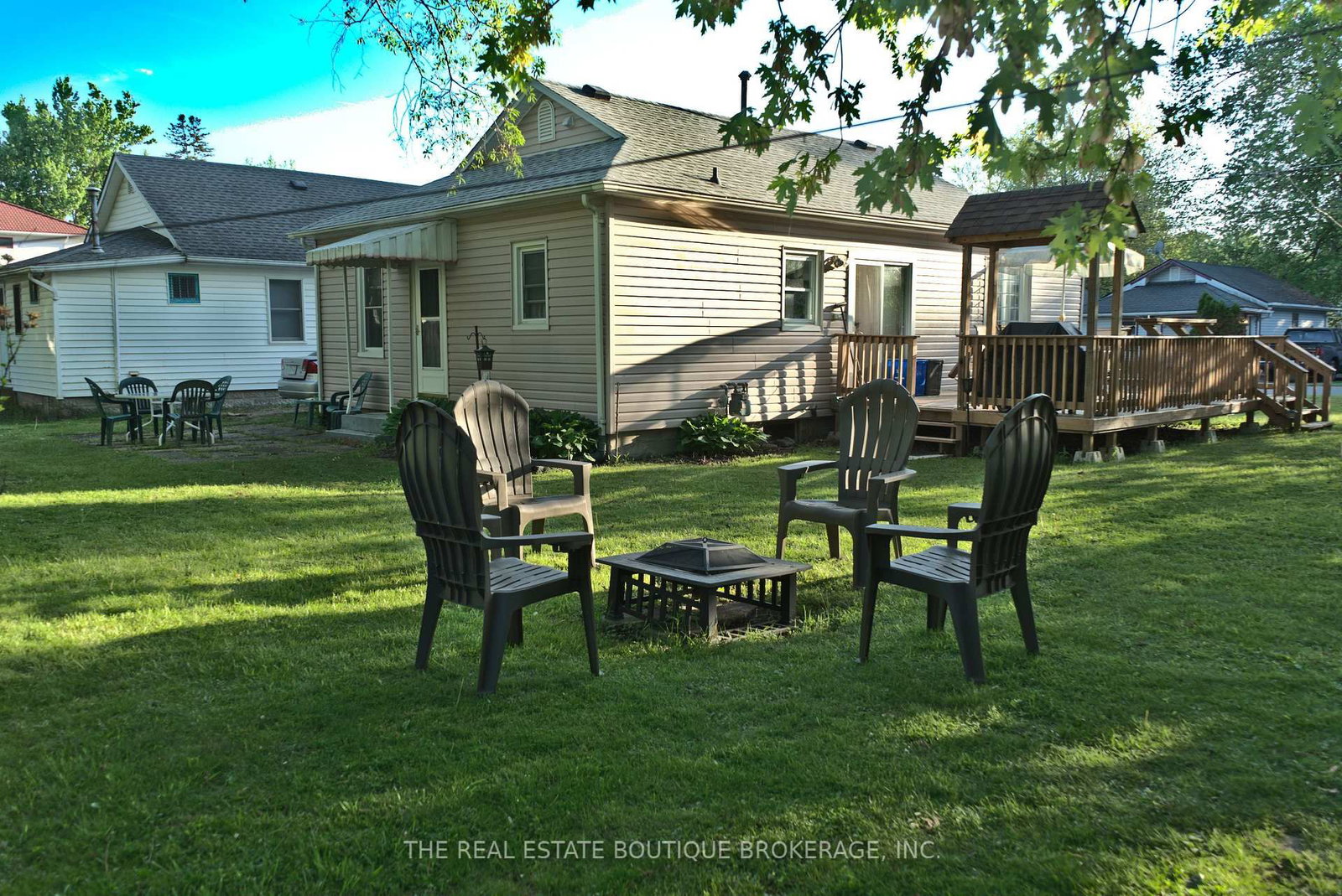 Listing Image 4
