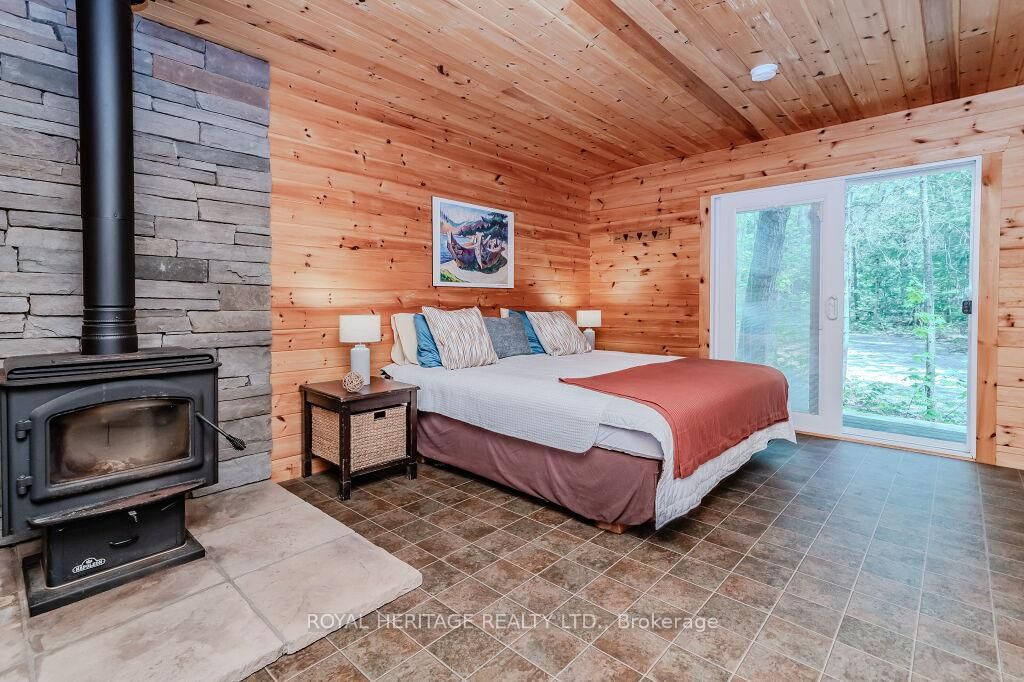 Detached House sold at 1306 -2 Eastshore Road, Georgian Bay, Gibson, P0C 1A0 - MLS: X9344984