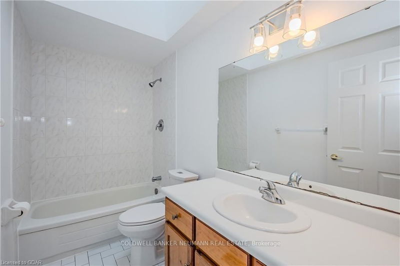 85 Hands Dr  Guelph, N1G 4M8 | Image 29