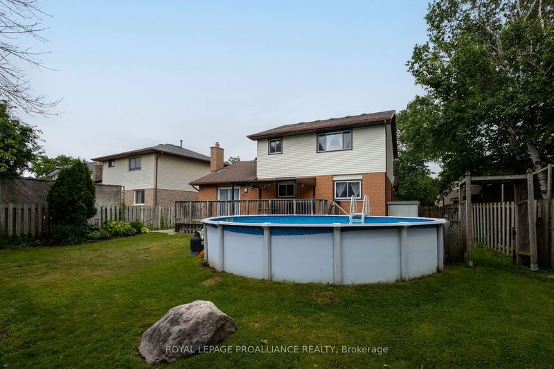 60 Beverley Cres  Belleville, K8P 4W6 | Image 2