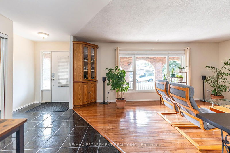 248 Guildwood Dr  Hamilton, L9C 6W8 | Image 7