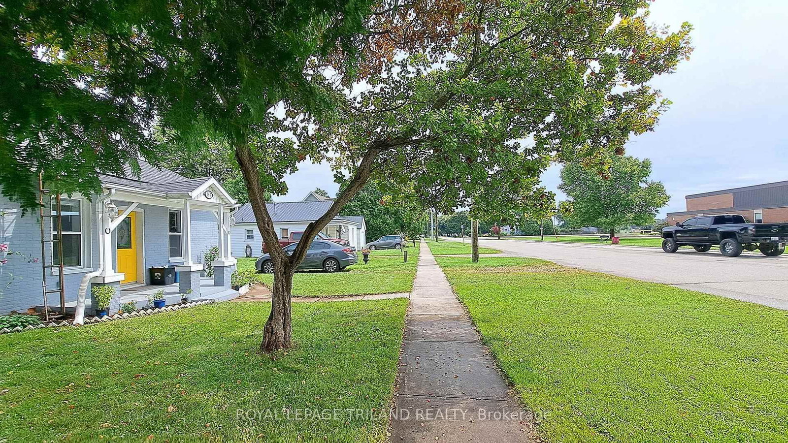 Listing Image 3
