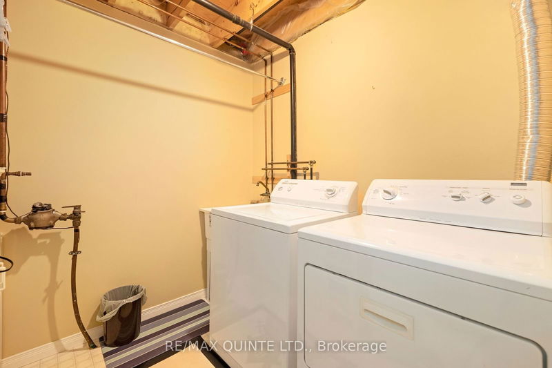 32 PINEGROVE Crt  Belleville, K8N 5X9 | Image 26