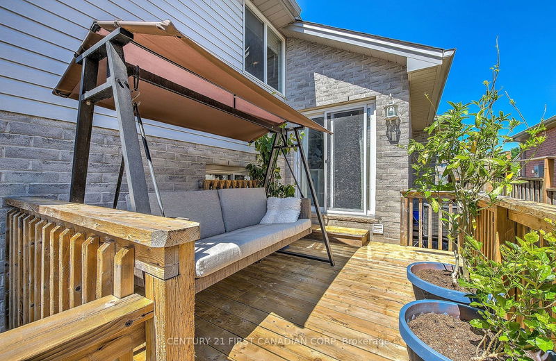 1385 BRAMBLEWOOD St  London, N6K 4X2 | Image 36