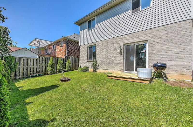 1385 BRAMBLEWOOD St  London, N6K 4X2 | Image 39