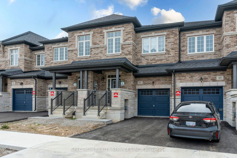 home for lease on 82 Gledhill Crescent