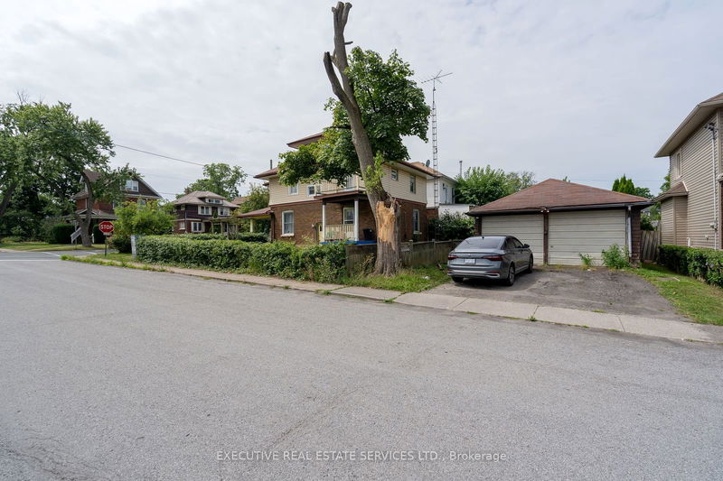 4965 Jepson St N Niagara Falls, L2E 1K3 | Image 1