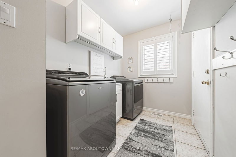 94 Valmont St  Hamilton, L9G 4Z4 | Image 12