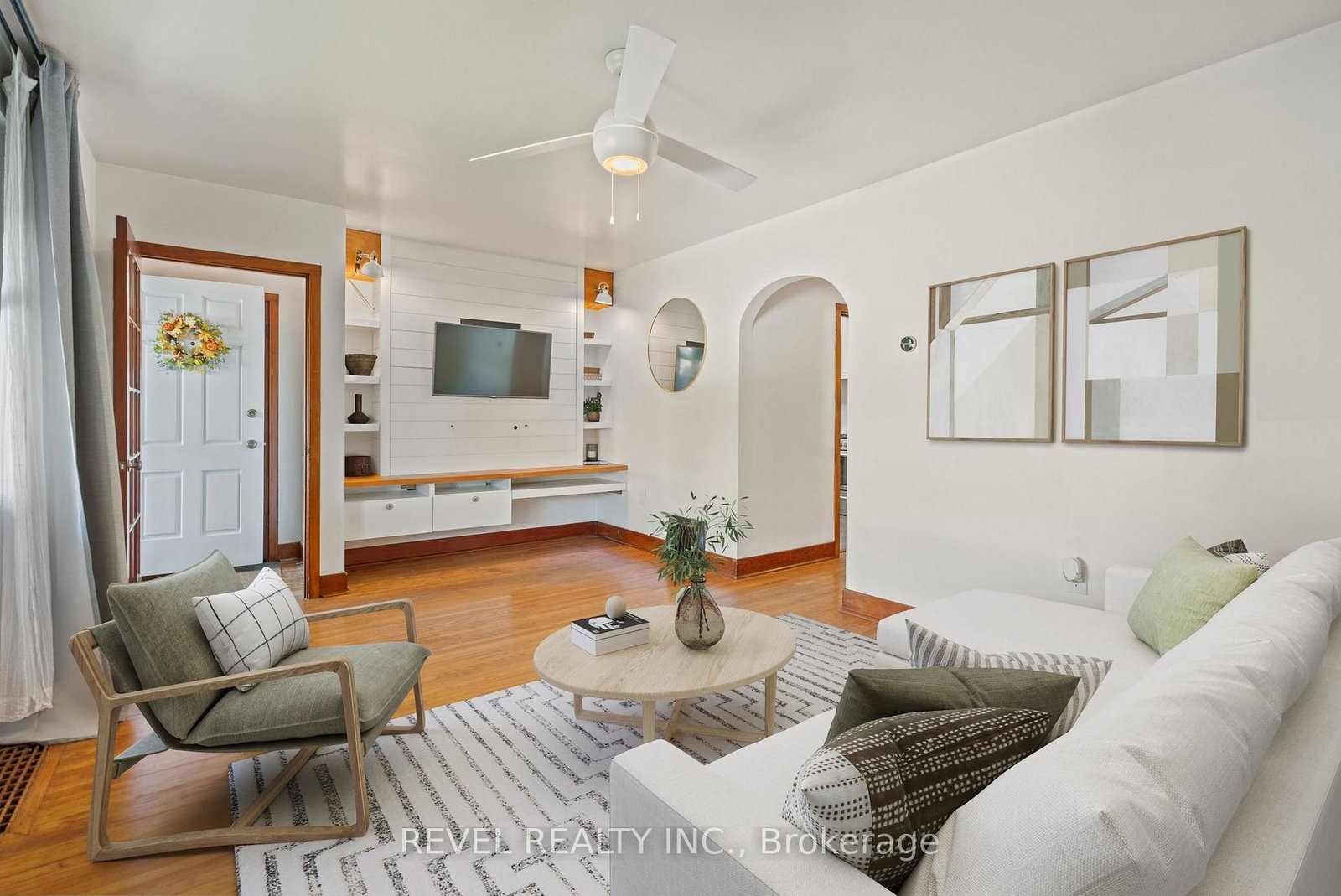 Listing photo 2