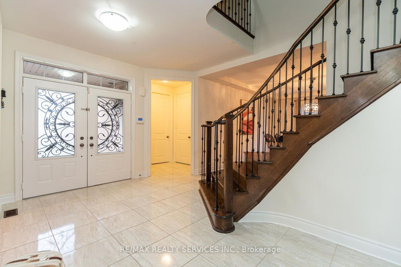 28 Stonegate Ave  Mono, L9W 6X1 | Image 5